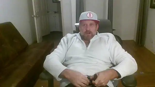 Snapshot of poundyouout69 chatting on 12-20-25, 01:41 poundyouout69 online show from 12-20-25, 01:41