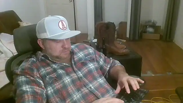 Snapshot of poundyouout69 chatting on 02-15-26, 01:17 poundyouout69 online show from 02-15-26, 01:17