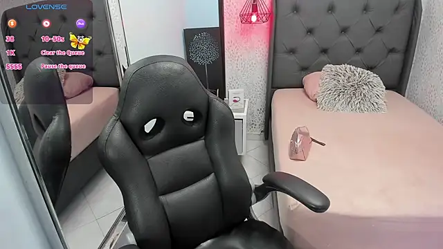 Snapshot of SUZETMONACO chatting on 02-24-26, 07:26 SUZETMONACO online show from 02-24-26, 07:26