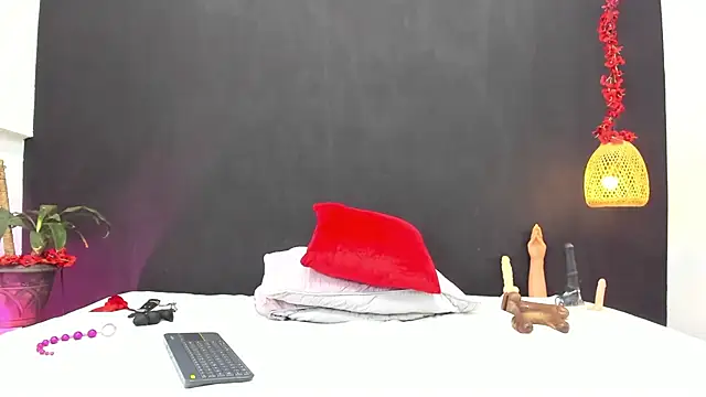 Luna smit08 online show from 10-06-25, 09:04