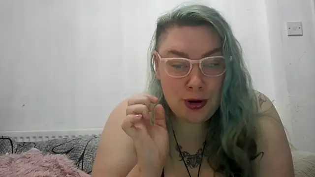 Bustycurves online show from 04-12-26, 01:20