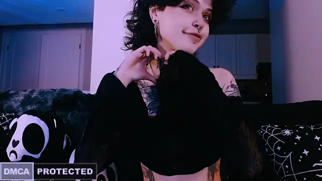 NaughtyLittleFox online show from 03-13-26, 04:39