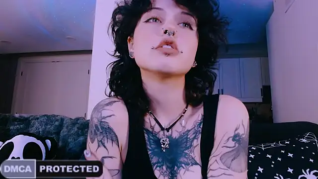 Snapshot of NaughtyLittleFox chatting on 05-07-26, 03:22 NaughtyLittleFox online show from 05-07-26, 03:22