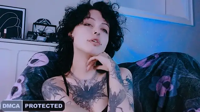 NaughtyLittleFox online show from 06-12-26, 03:26