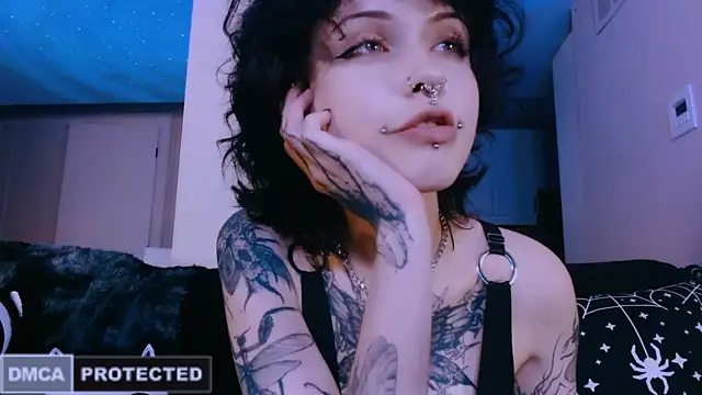 Snapshot of NaughtyLittleFox chatting on 05-01-26, 05:23 NaughtyLittleFox online show from 05-01-26, 05:23