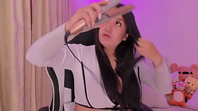 shanel taylor online show from 12-14-25, 02:33