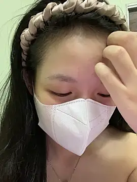 Snapshot of minmin2kk5 chatting on 10-19-25, 01:41 minmin2kk5 online show from 10-19-25, 01:41