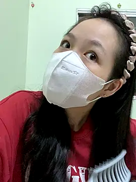 Snapshot of minmin2kk5 chatting on 10-13-25, 12:56 minmin2kk5 online show from 10-13-25, 12:56