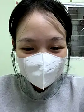 Snapshot of minmin2kk5 chatting on 10-22-25, 06:35 minmin2kk5 online show from 10-22-25, 06:35