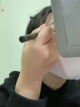 Snapshot of minmin2kk5 chatting on 03-07-25, 12:37 minmin2kk5 online show from 03-07-25, 12:37