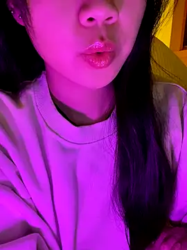 minmin2kk5 online show from 11-04-25, 05:22