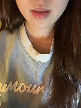 Snapshot of minmin2kk5 chatting on 07-15-26, 03:41 minmin2kk5 online show from 07-15-26, 03:41