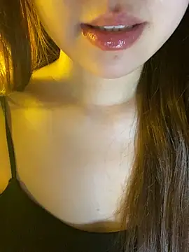 minmin2kk5 online show from 05-16-26, 04:39