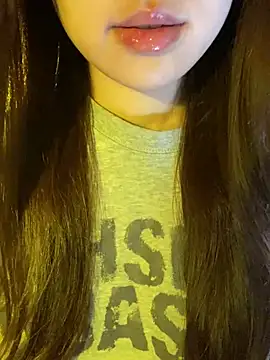 minmin2kk5 online show from 05-09-26, 01:42