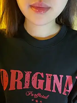 minmin2kk5 online show from 04-22-26, 04:25