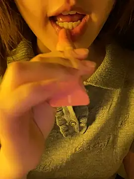 minmin2kk5 online show from 03-12-26, 03:16