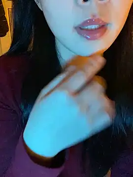 Snapshot of minmin2kk5 chatting on 10-31-25, 06:54 minmin2kk5 online show from 10-31-25, 06:54