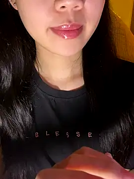 minmin2kk5 online show from 11-09-25, 04:22