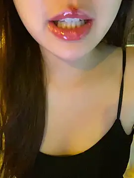 minmin2kk5 online show from 04-14-26, 03:39