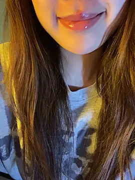 minmin2kk5 online show from 04-16-26, 04:52