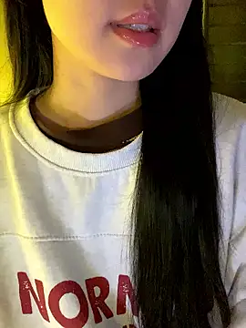 minmin2kk5 online show from 01-13-26, 02:43