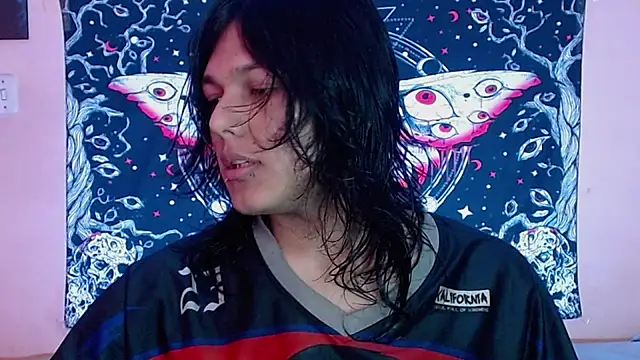 Snapshot of daiki_sx chatting on 10-21-25, 08:30 daiki sx online show from 10-21-25, 08:30