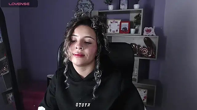 Snapshot of celeste_blue69 chatting on 02-21-25, 08:07 celeste blue69 online show from 02-21-25, 08:07