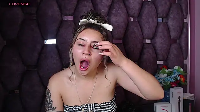 Snapshot of celeste_blue69 chatting on 02-09-25, 07:48 celeste blue69 online show from 02-09-25, 07:48