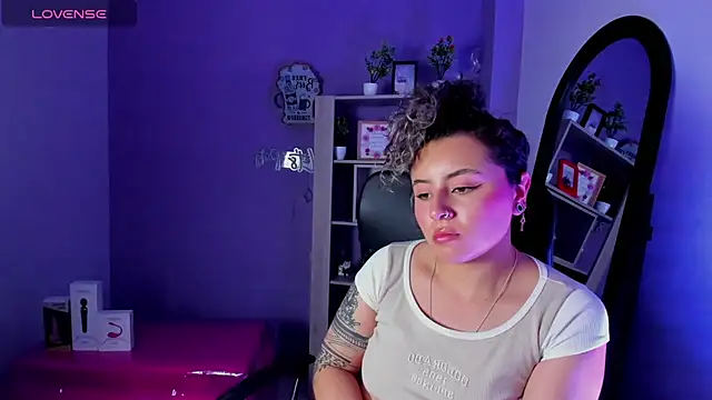 Snapshot of celeste_blue69 chatting on 03-18-25, 09:01 celeste blue69 online show from 03-18-25, 09:01