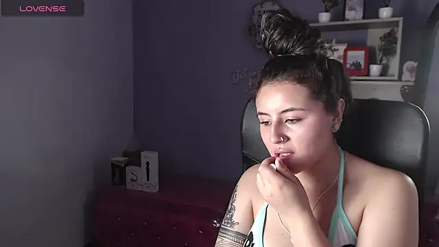 Snapshot of celeste_blue69 chatting on 03-01-25, 08:23 celeste blue69 online show from 03-01-25, 08:23