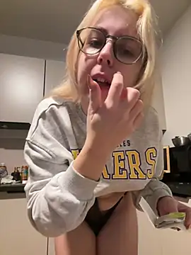 Livewithlucy online show from 02-09-26, 07:06