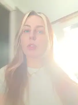 Livewithlucy online show from 03-04-25, 03:37
