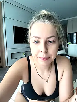 Livewithlucy online show from 10-12-25, 03:41