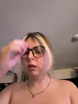Livewithlucy online show from 03-20-25, 05:36