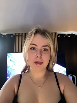 Livewithlucy online show from 03-10-25, 10:18