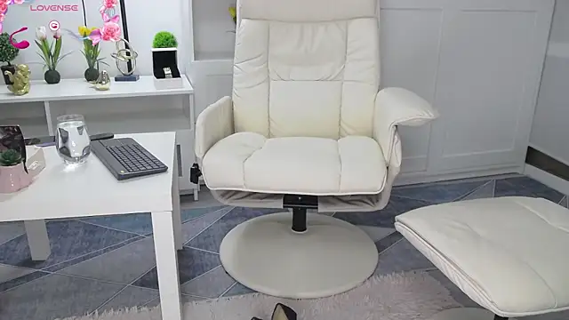 Anaswan online show from 10-28-25, 06:34