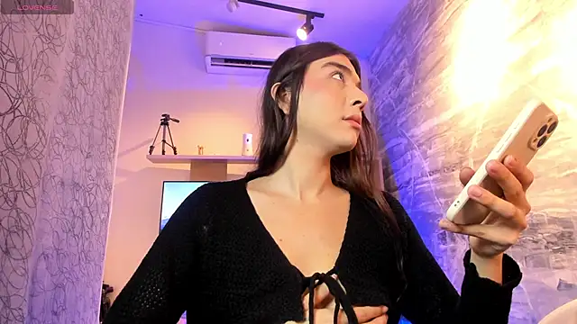 Snapshot of saracaball_ chatting on 02-21-26, 02:24 saracaball online show from 02-21-26, 02:24