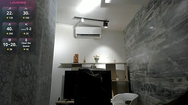 Snapshot of saracaball_ chatting on 01-14-26, 04:27 saracaball online show from 01-14-26, 04:27