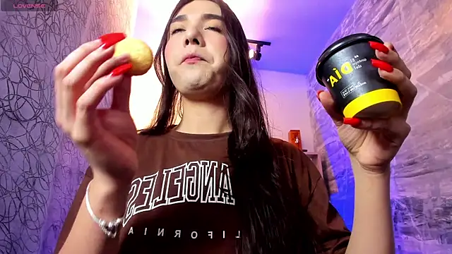 Snapshot of saracaball_ chatting on 02-18-26, 05:05 saracaball online show from 02-18-26, 05:05