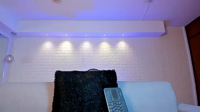 violet scott online show from 03-21-25, 05:23