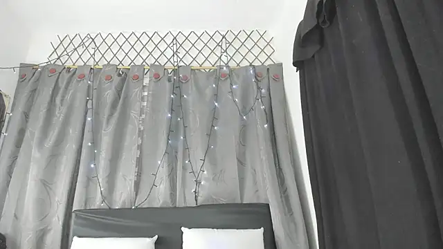 eva1saenz online show from 11-27-25, 08:42