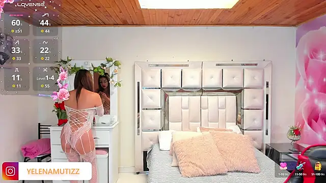 Yelena mutiz online show from 10-06-25, 01:23