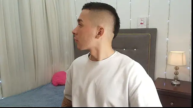 andeerr  online show from 03-15-25, 08:43