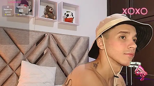 andeerr  online show from 11-02-25, 08:25