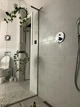 rafkiexh online show from 10-17-25, 08:32