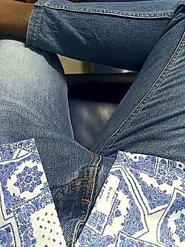 Snapshot of bangaloresexyguy chatting on 01-08-26, 04:02 bangaloresexyguy online show from 01-08-26, 04:02