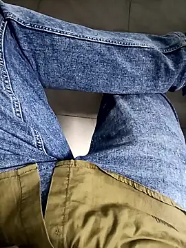 Snapshot of bangaloresexyguy chatting on 01-07-26, 11:10 bangaloresexyguy online show from 01-07-26, 11:10