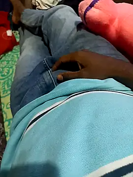 Snapshot of bangaloresexyguy chatting on 12-04-25, 04:55 bangaloresexyguy online show from 12-04-25, 04:55