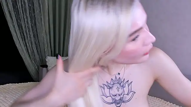 Snapshot of Sweeet_Barbie chatting on 06-14-26, 03:46 Sweeet Barbie online show from 06-14-26, 03:46