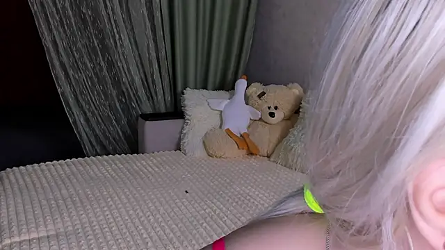 Snapshot of Sweeet_Barbie chatting on 02-17-26, 04:26 Sweeet Barbie online show from 02-17-26, 04:26